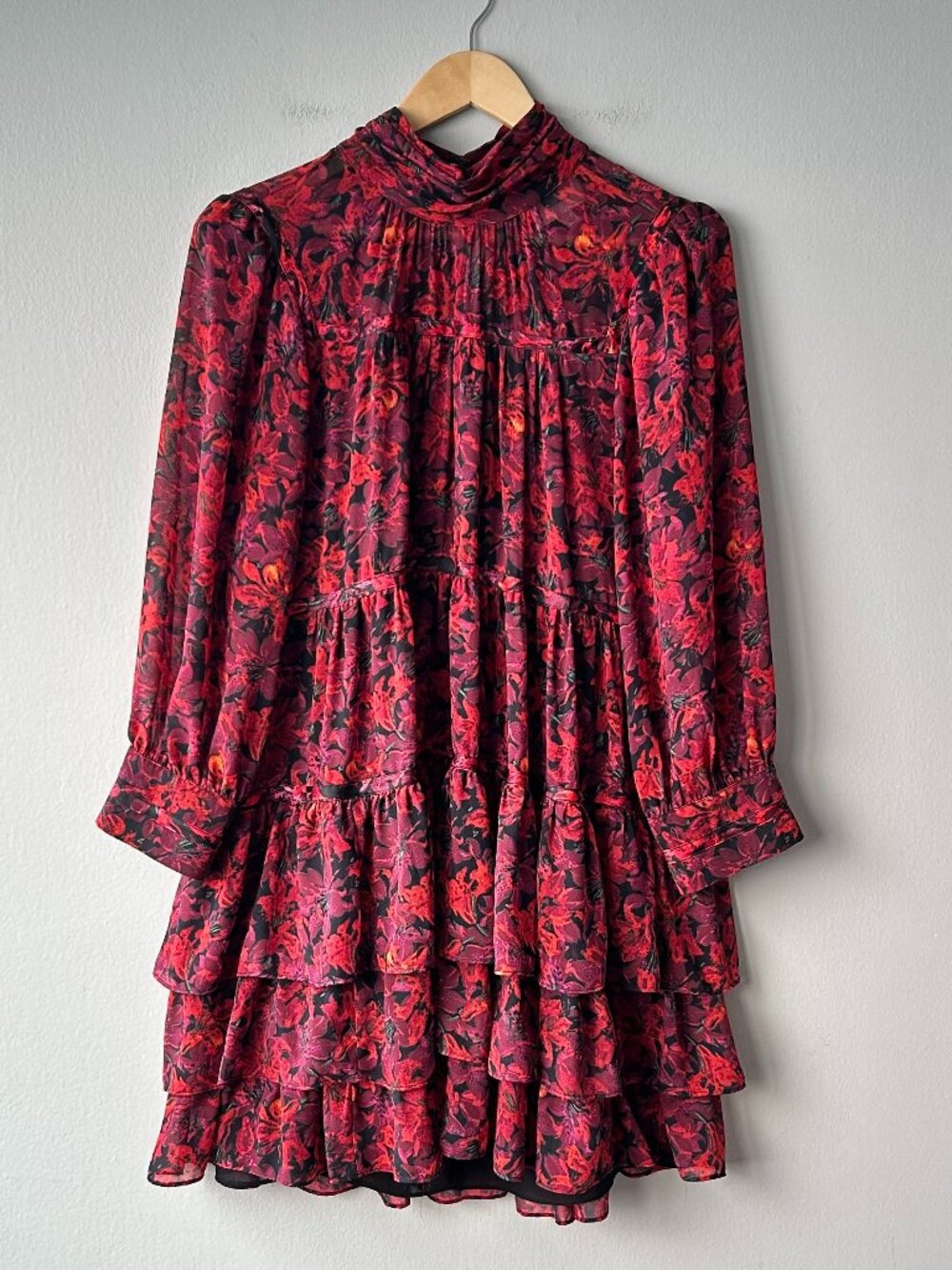 Cinq à Sept Drew High Neck Tiered Floral Mini Dress Red Black Size 12 - Picture 2 of 10